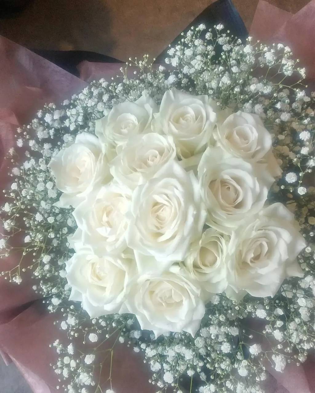 プロポーズに贈るダーズンローズ（12本の薔薇）